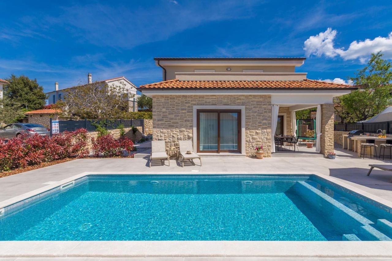Holiday House Villa Andro Pinezići Exteriör bild